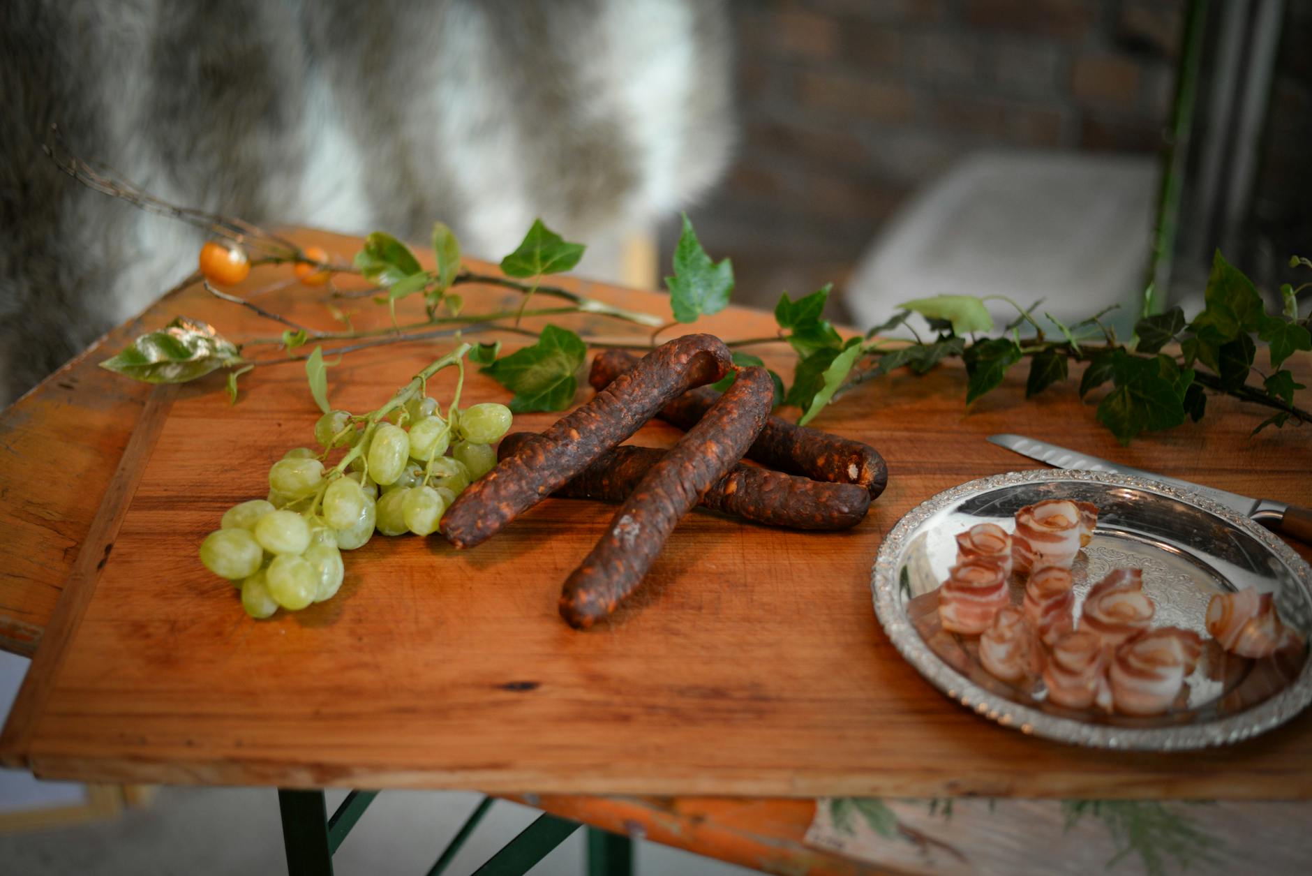 Rappel boudin noir : les coulisses d’une alerte qui secoue la charcuterie — boudin noir sur planche en bois
