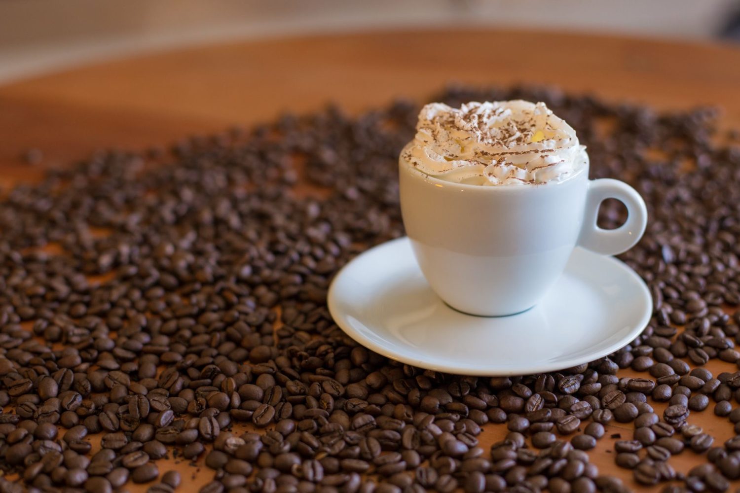 Préparer un vrai café viennois maison, au café noir et chantilly