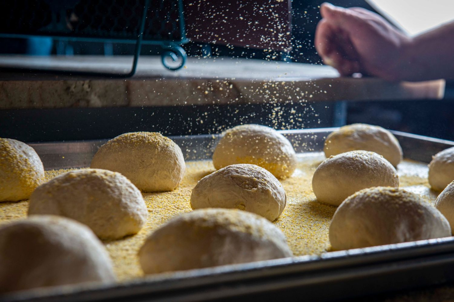 Recette de pain à la levure fraîche : la méthode boulanger à la main ou en cocotte