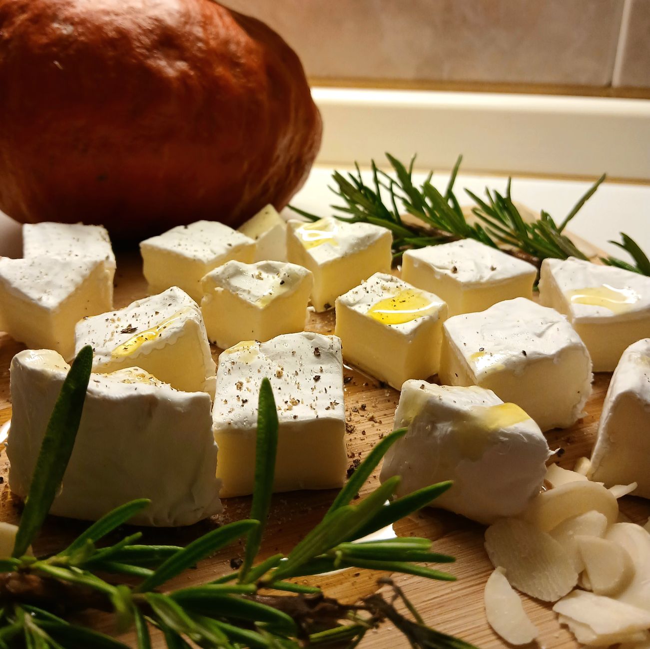 Fromages à croûte noire des Pyrénées : Tomme des Pyrénées et cousines de montagne — plateau de fromages à croûte noire