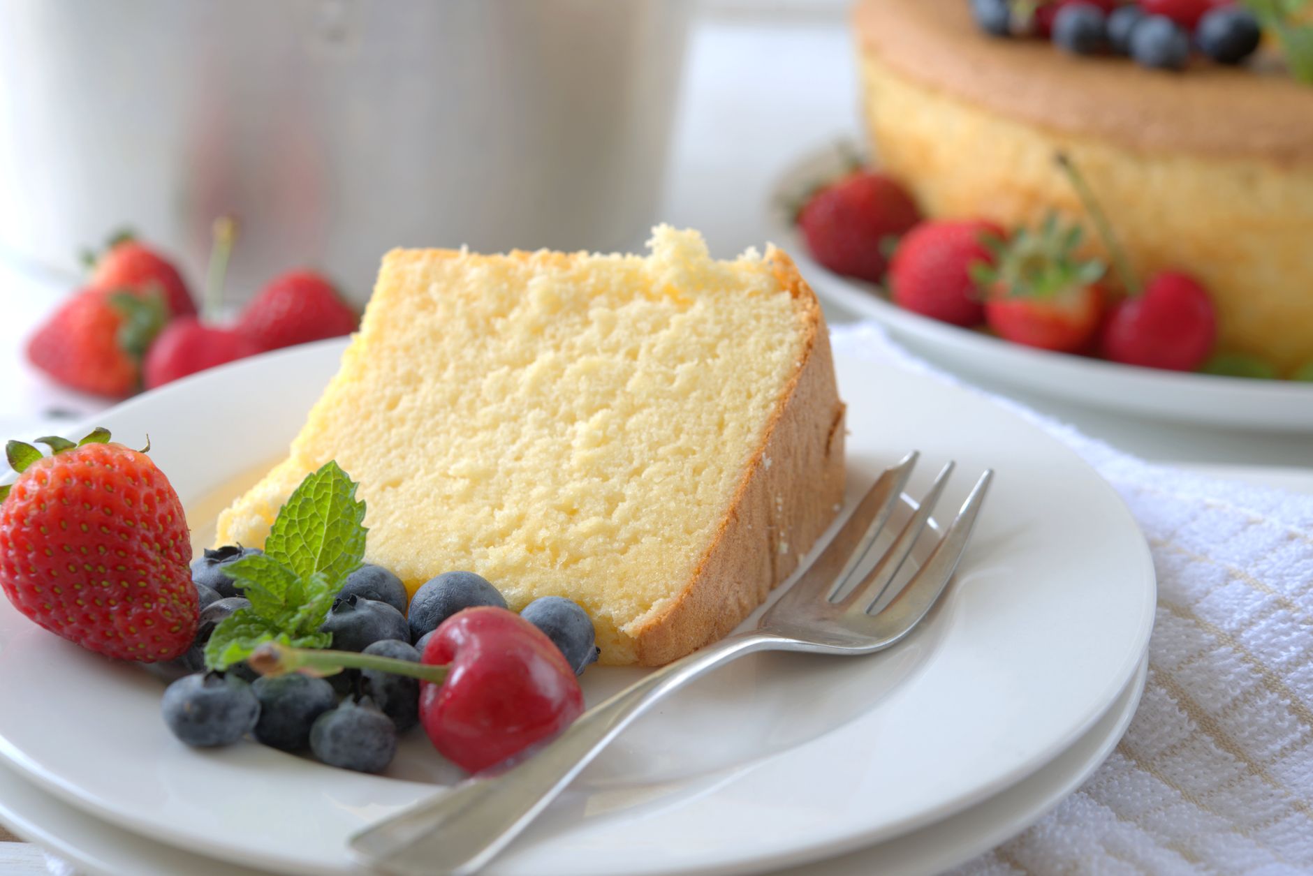 Gâteau de semoule rapide et — part de gâteau de semoule avec fruits