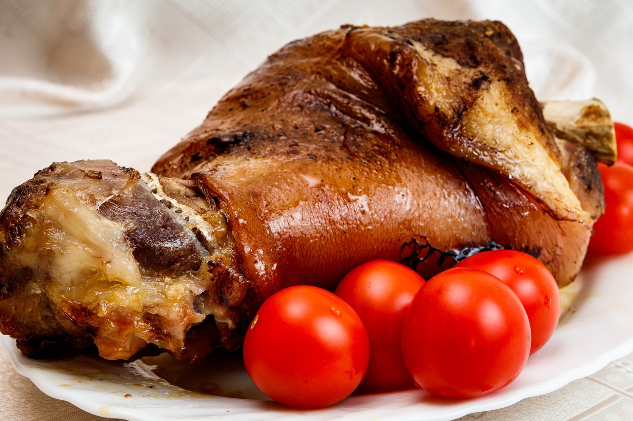 Choisir entre jarret frais, fumé ou demi-sel — jarret de porc frais fumé plat